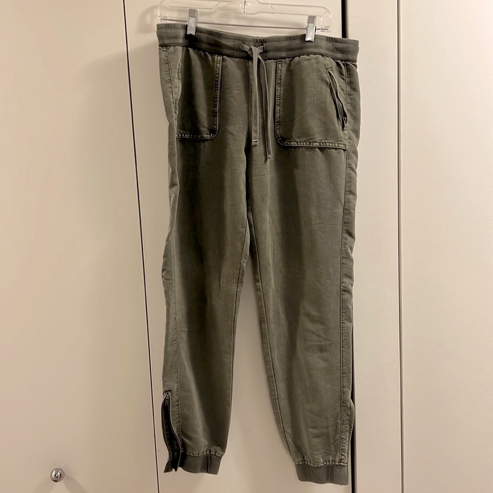 Marrakech army green tapered joggers